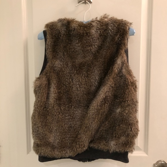 🔥 HOST PICK 🔥Splendid brand reversible faux fur vest - Picture 5 of 9